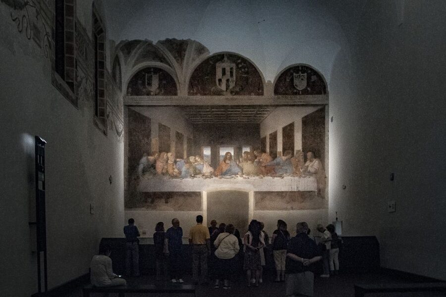 Milan: Guided Walking Tour with Last Supper Skip-the-Line - Meeting at Duomo Square, then following the guide