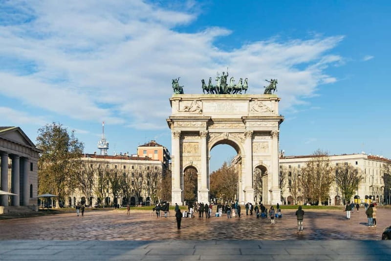 Milan: Hidden Gems Guided Bike Tour - Meeting near Garibaldi station