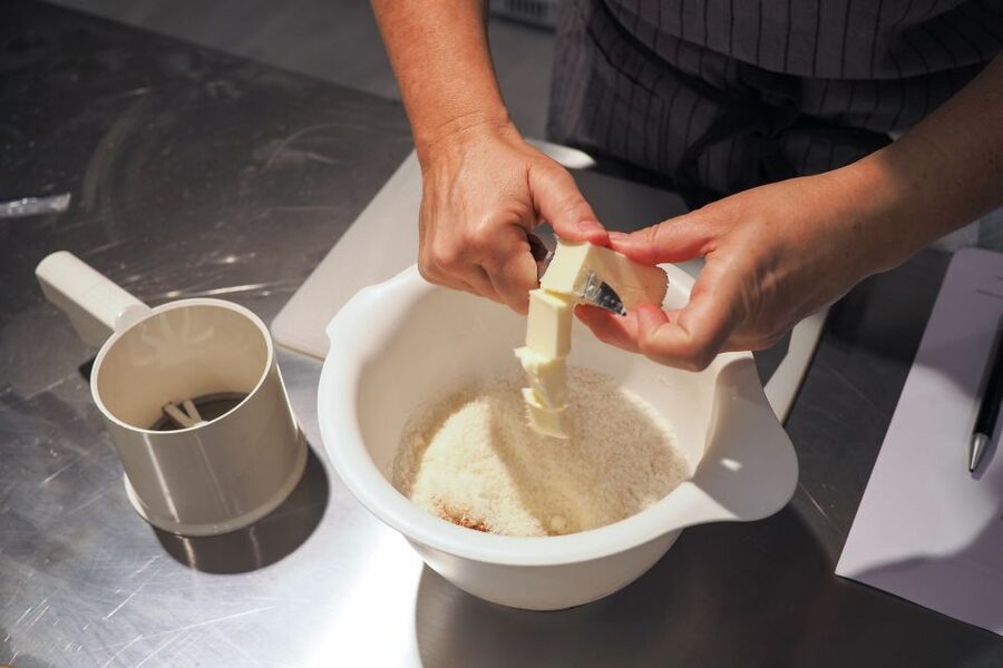 Milan: Italian Cooking Class with Food and Wine - The first bites before the cooking starts