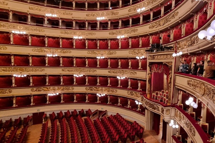 Milan: La Scala Theater and Museum Tour with Entry Tickets - Why La Scala deserves an hour of your Milan time