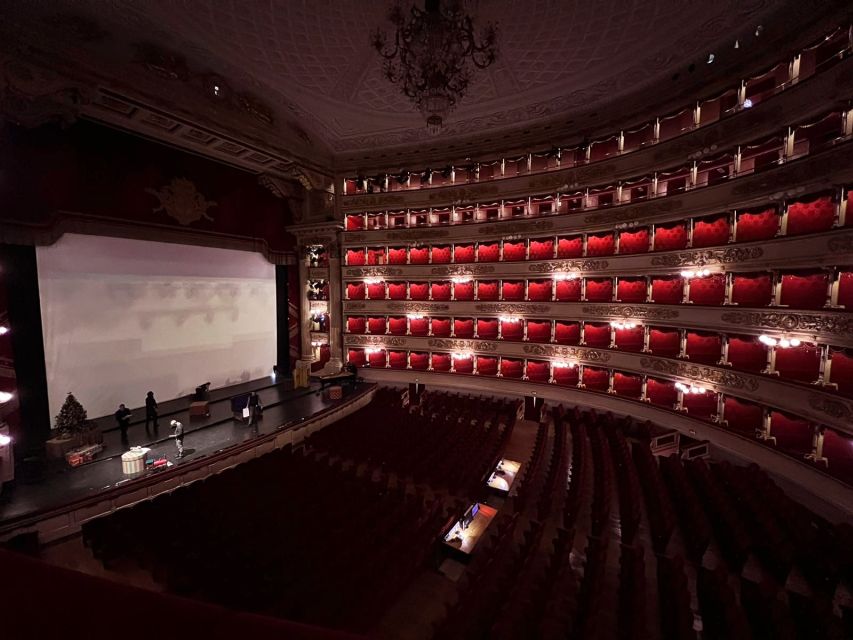 Milan: La Scala Theatre Skip-the-line Guided Tour - Seeing the neoclassical auditorium