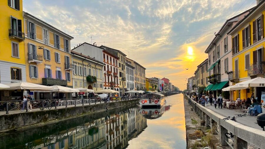 Milan: Navigli Canal Boat Cruise - Ringhiera houses and the working side of Milan