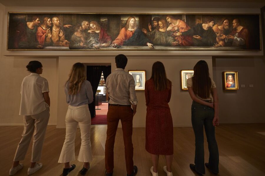Milan: Pinacoteca Ambrosiana & da Vinci Codex Exhibition - The library rooms and the building itself