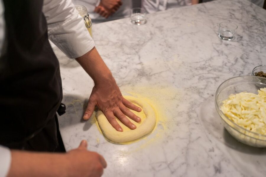 Milan: Pizza or Pasta and Gelato-Making Class with Wine - Key points at a glance