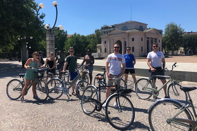 Milan's Hidden Gems: Unique Bike Tour (ENG, NL) - CityLife puts Milan’s future on display