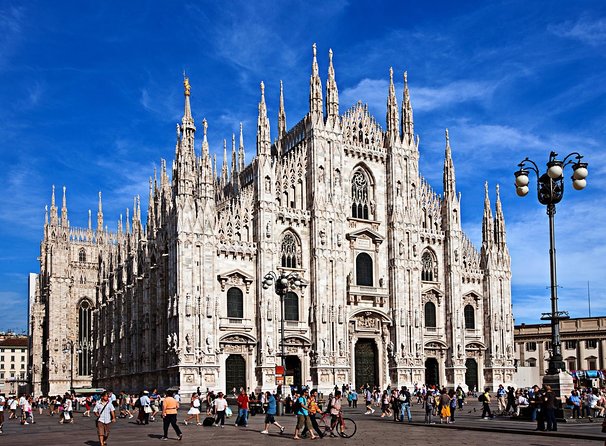 Milan's Must See: Half-Day Tour of Last Supper, Duomo & La Scala - Walking, buses, and the real pace of the route