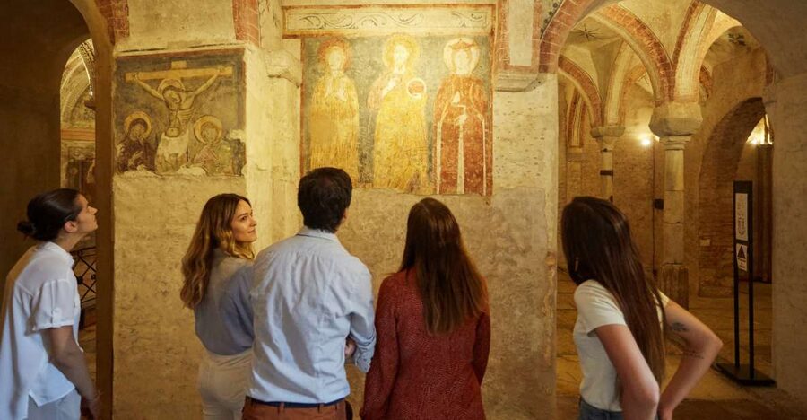 Milan: San Sepolcro Crypt Skip-the-Line Entry Ticket - Why San Sepolcro feels unlike Milan’s bigger churches