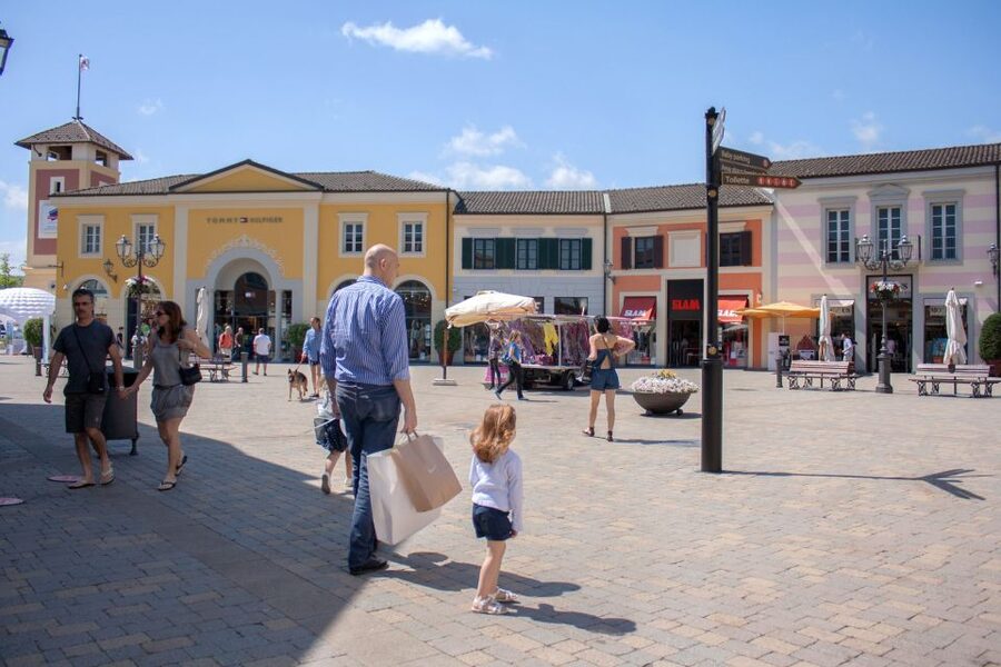 Milan: Serravalle Designer Outlet Roundtrip Bus Transfer - What to pack and how to plan your shopping