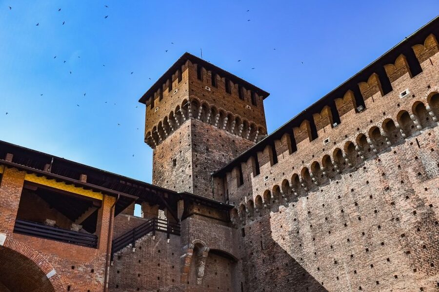 Milan: Sforza Castle and Michelangelo's Pietà Rondanini Tour - Leonardo da Vinci’s nearly 20 years in Milan