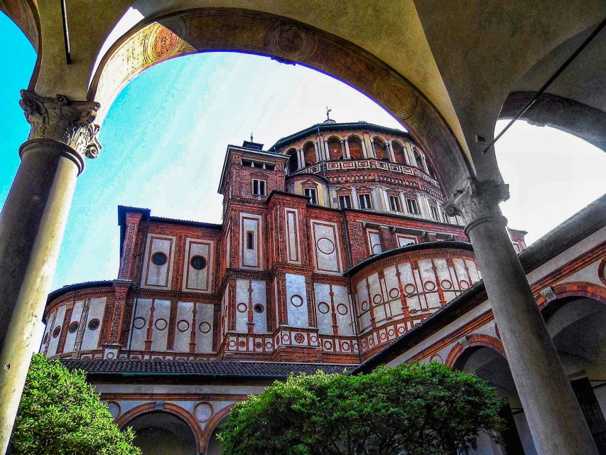 Milan: Skip-the-Line Guided Walk and "The Last Supper" - La Scala, opera, and Milanese style