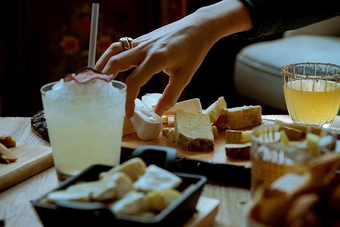 Milan: Sunset Navigli Food & Drinks Tour by Do Eat Better - The small-group advantage