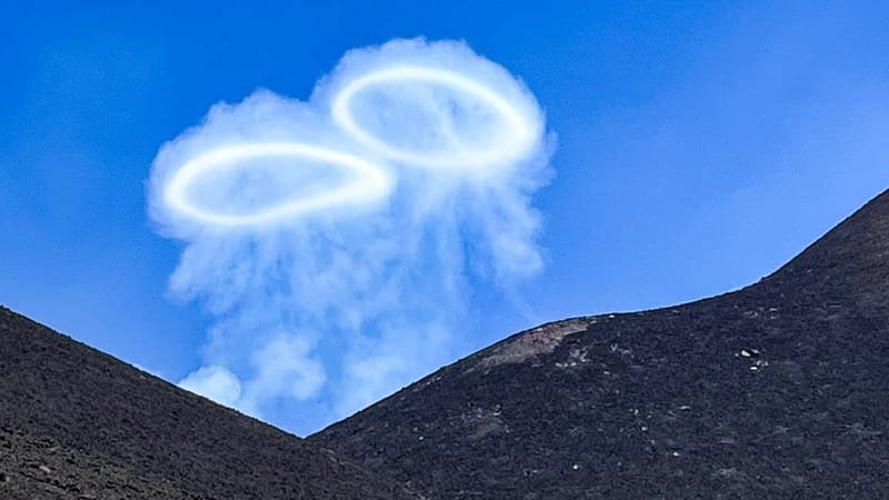 Mount Etna: Trek to 3000m with cable car and jeep - The 4x4 climb toward 2,800 meters