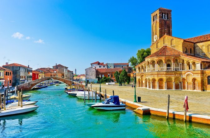 Murano, Burano and Torcello Half-Day Sightseeing Tour - Burano’s colorful streets and handmade lace