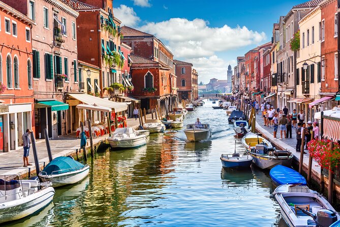 Murano & Burano Islands Guided Small-Group Tour by Private Boat - Burano’s colored houses and handmade lace