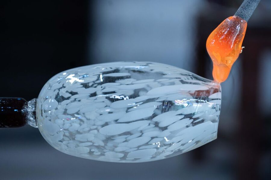 Murano: Glass Factory Experience with Tour and Demonstration - The second demonstration: a glass horse takes form