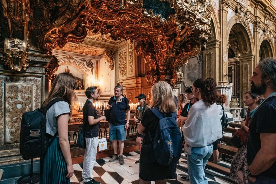 Naples: Downtown Tour with Veiled Christ & St Clare Tickets - What the guide adds to the walk