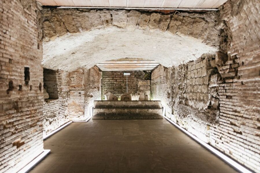 Naples: Naples Underground Entry Ticket and Guided Tour - Steps, clothing, and the physical effort
