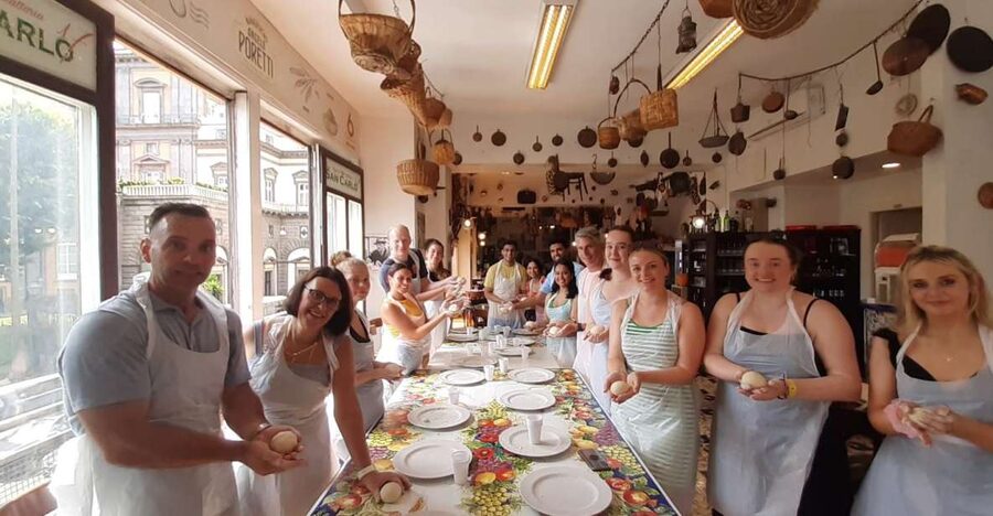 Naples: Neapolitan Pizza and Tiramisù Making Class - Key points at a glance