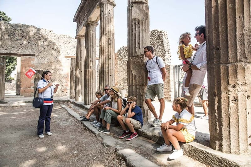 Naples or Sorrento: Full-Day Pompeii and Mount Vesuvius Tour - The lunch stop and the cost of eating