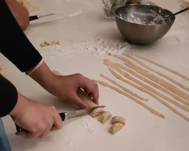 Naples: Pasta Making Class with Starter and Drink - The chefs make the difference