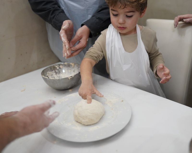 Naples: Pizza-Making Workshop with Drink and Appetizer - What the instructors add to the experience