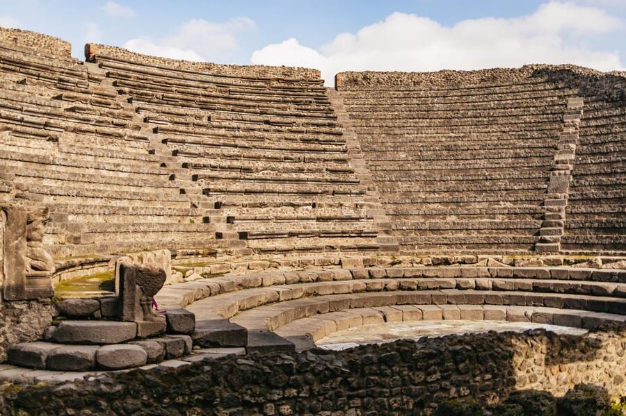 Naples: Pompeii and Mt. Vesuvius with Lunch and Wine Tasting - Choosing the crater or Valley of Hell
