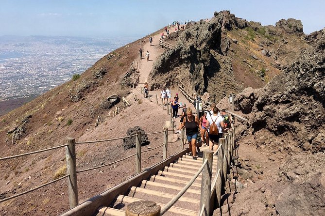 Naples: Pompeii & Mt Vesuvius All-Inclusive Small Group w/ Lunch - How small is the small group?