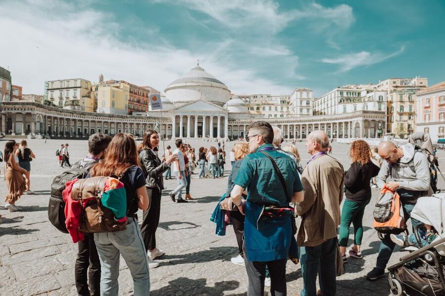 Naples: Royal Palace and Monumental Area Small Group Tour - Inside the Royal Palace for one focused hour