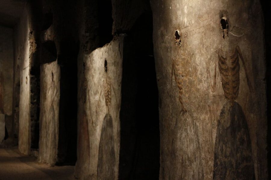 Naples: San Gaudioso Catacombs Guided Tour - Why the guide matters so much
