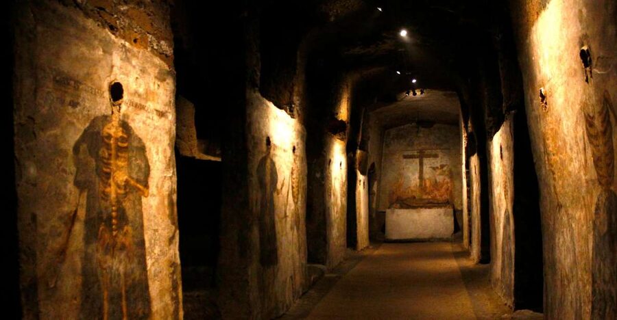 Naples: San Gaudioso Catacombs Guided Tour - From the basilica into the underground cemetery