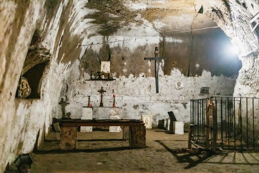 Naples: Spanish Quarters Underground Guided Tour - From Greek city building to the Neapolitan Aqueduct