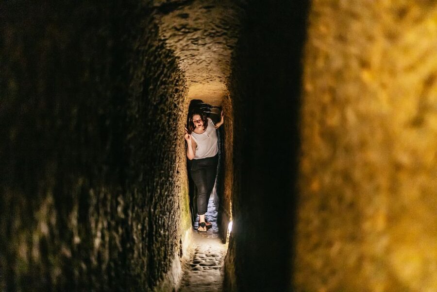 Naples: Spanish Quarters Underground Guided Tour - Narrow corridors, stairs, and the optional challenge