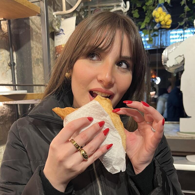 Naples: Street Food Walking Tour with Local Guide - Pizza a portafoglio and pizza fritta