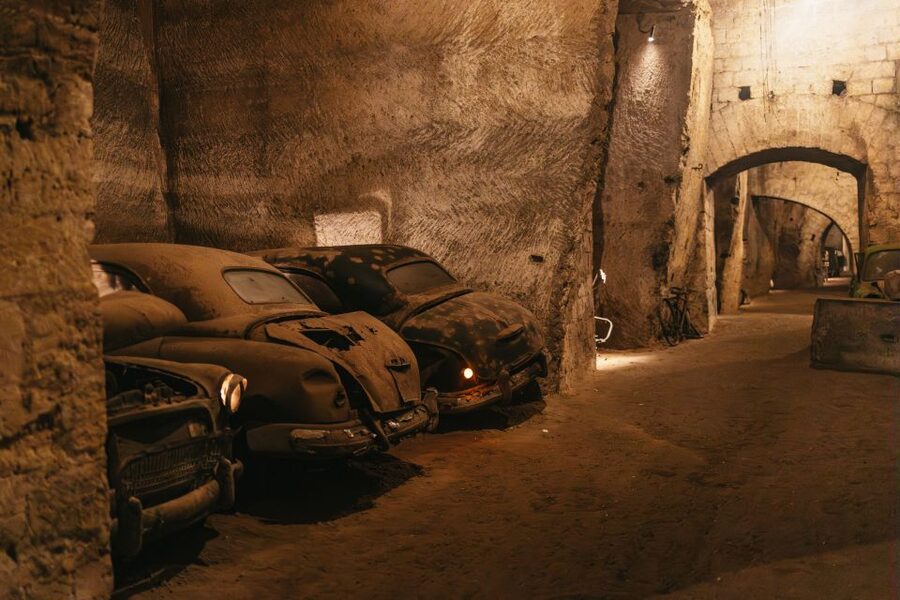 Naples: The Bourbon Tunnel Guided Tour with Entrance Ticket - From royal escape plan to unfinished passage