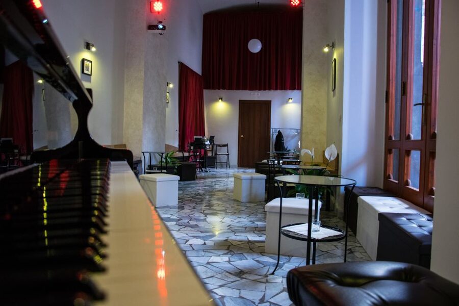 Naples: Traditional Neapolitan Music Concert - Key points at a glance