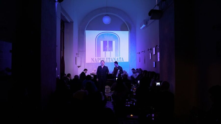 Naples: Traditional Neapolitan Music Concert - Finding the concert at Galleria Principe di Napoli