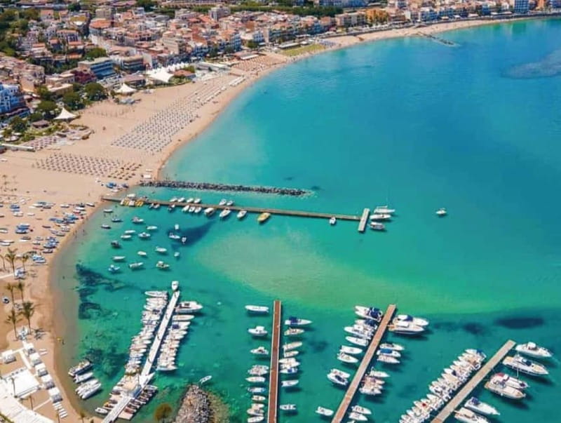 Naxos: Isola Bella, Blue Grotto, & Mazzarò Bay Boat Tour - Grotta della Conchiglia and the first coastal views