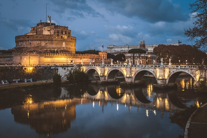 Night Tour of Rome with Local Pizza Dinner and Gelato Experience - Gelato is more than a final extra