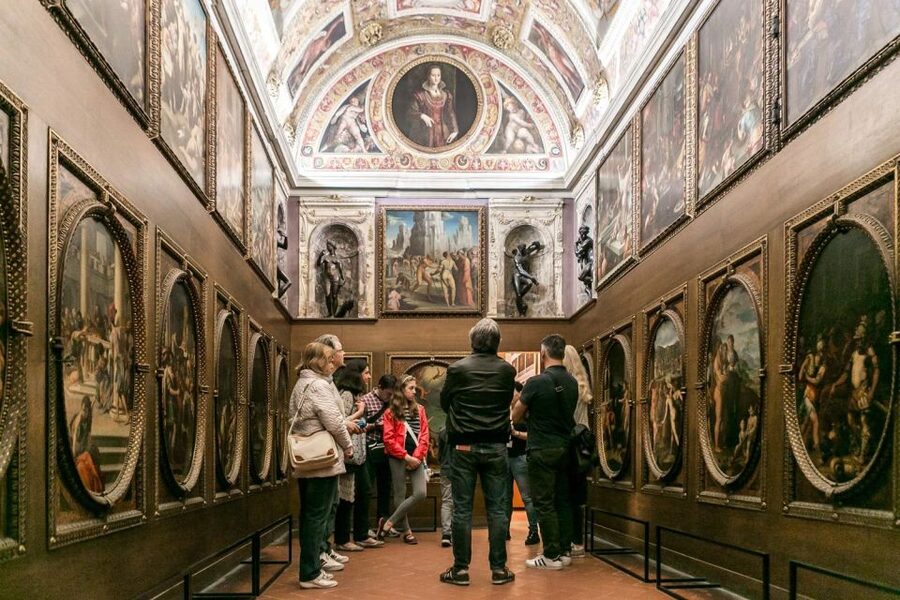 Palazzo Vecchio: Skip-the-Line Entry and Secret Passage Tour - Why Palazzo Vecchio’s secret spaces are worth your time