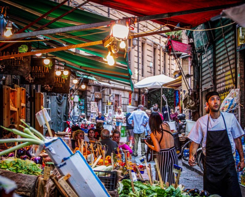 Palermo: NO Mafia Walking Tour - Il Capo market brings the subject down to daily life