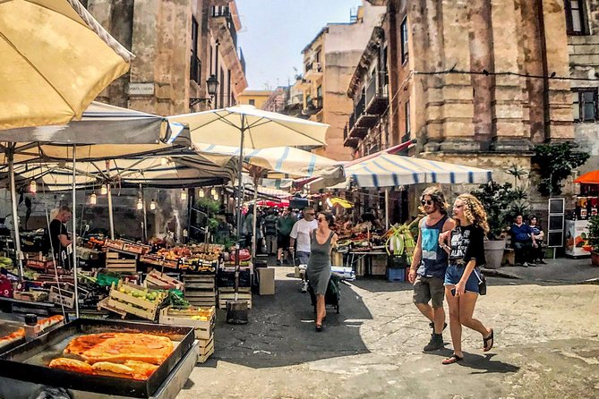 Palermo No Mafia walking tour: discover the Anti-mafia culture in Sicily - A loud old market shows how extortion worked