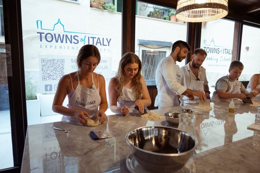 Palermo: Pizza and Gelato Cooking Class with Dinner and Wine - Why sfincione makes this more than a standard pizza class