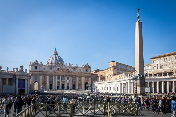 Papal Audience with Pope Leo XIV and Expert Local Guide - Security, queues, and the limits of line cutting