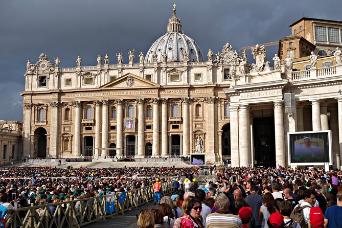 Papal Audience with Pope Leo XIV and Expert Local Guide - The audience itself: prayer, languages, and blessings