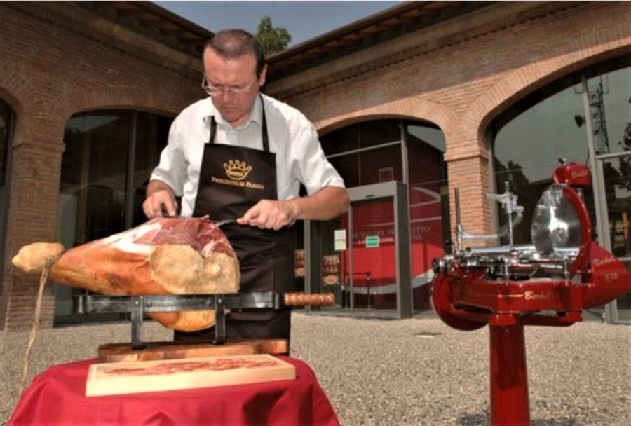 Parma: Parmigiano Production and Parma Ham Tour & Tasting - Why Parma is the right place for this food tour