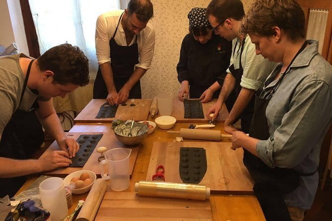 Pasta Cooking Class: Mastering Nonna's Recipes - Why the small group size matters
