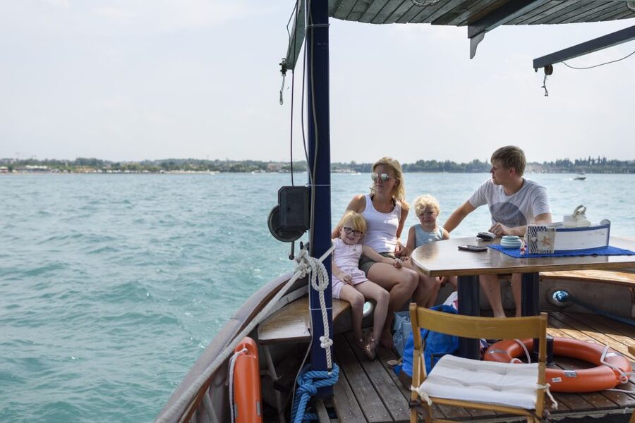 Peschiera: Half-Day Lake Garda Cruise with Lunch - The swimming stop in clear lake water