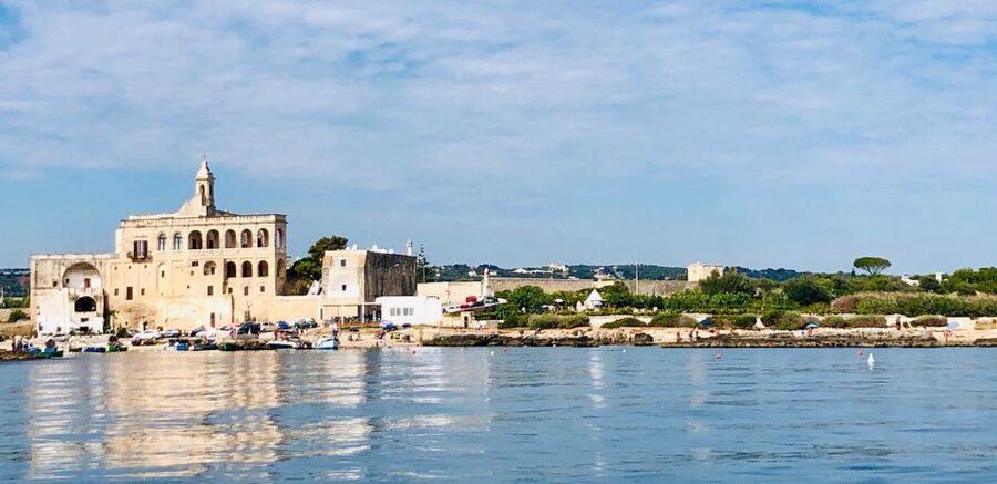 Polignano a Mare: Boat Trip, Swim & Cave with Aperitif - Prosecco, taralli, and the ride home