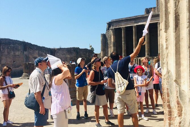 Pompeii and Herculaneum Small Group Tour with an Archaeologist - Meeting points and the shape of the day