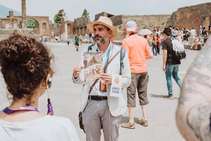 Pompeii: Entry Ticket and Guided Tour with an Archaeologist - Why Pompeii works better with a guide